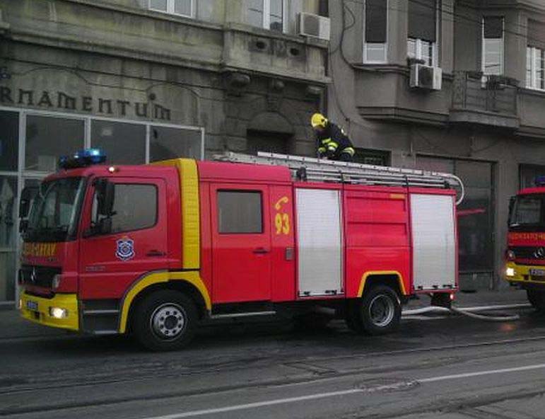 Старица лакше поређена у пожару у Вишњичкој улици